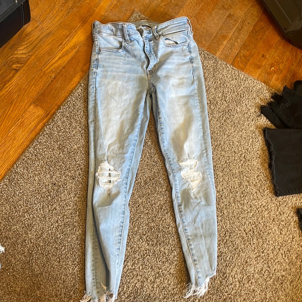 American Eagle Light Distressed Jeans, Size 6 Regular